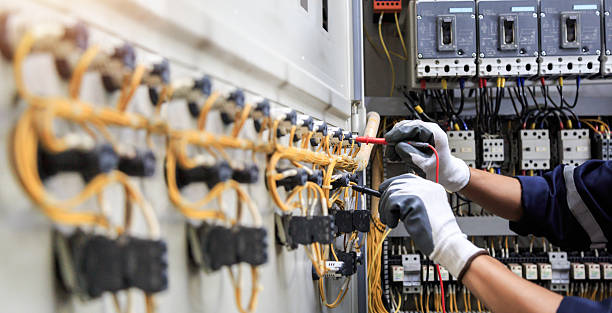 Professional Electrician technician working in Owosso, MI